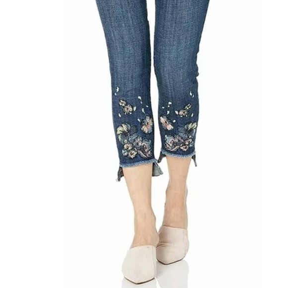 Laurie Felt Classic Stilletto with Floral Emroidery Step Hem - Picture 3 of 15